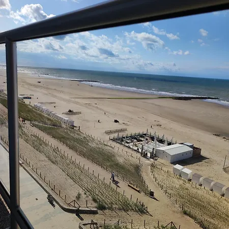 Luxury App, Frontal Sea View + South Terrace + Garage * Middelkerke